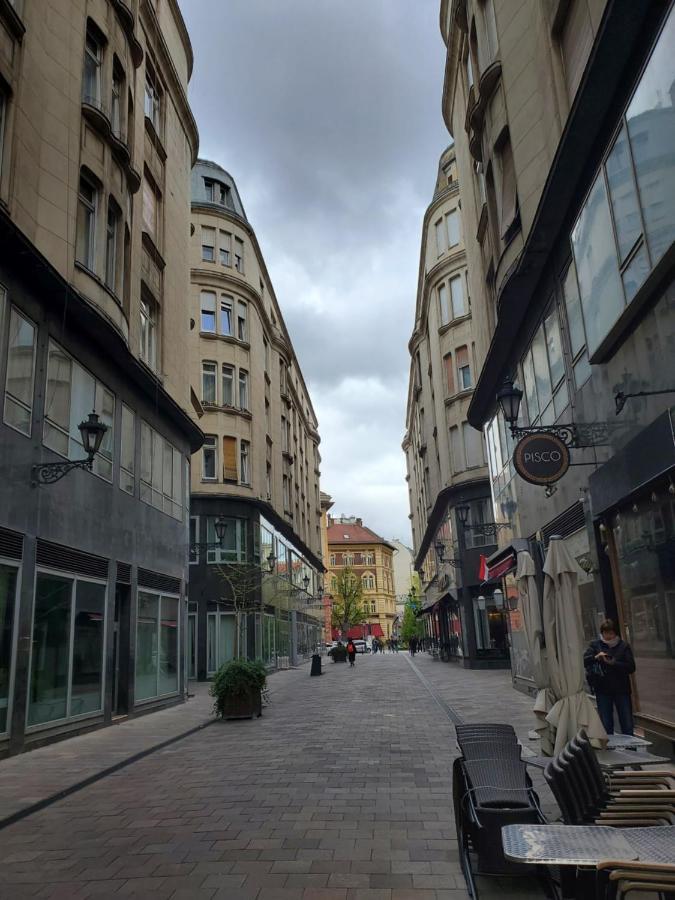 Budapest Walking Street-T Экстерьер фото