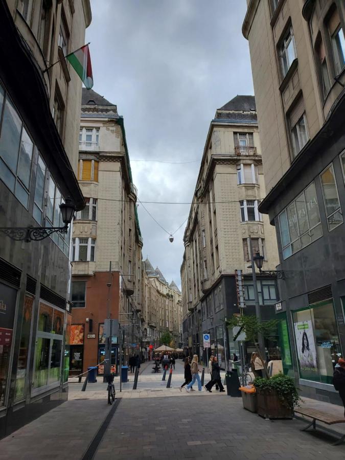 Budapest Walking Street-T Экстерьер фото